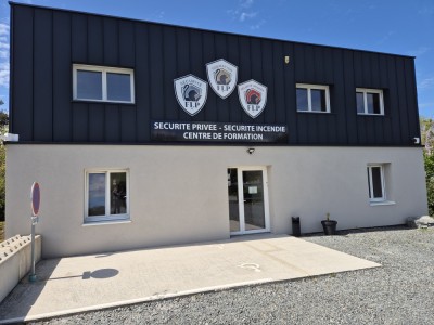 devanture-centre-formation-coutances__